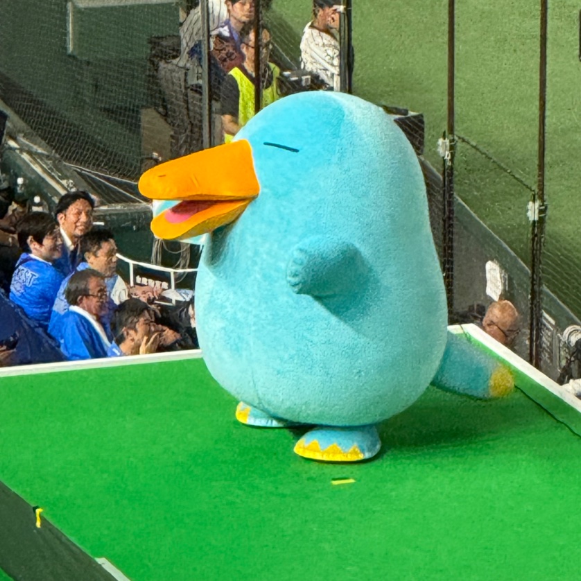 TKR1009's tweet photo. 都市対抗野球 JR西日本負けちゃった
イコちゃんは撮りました https://t.co/mXPXYusSkz