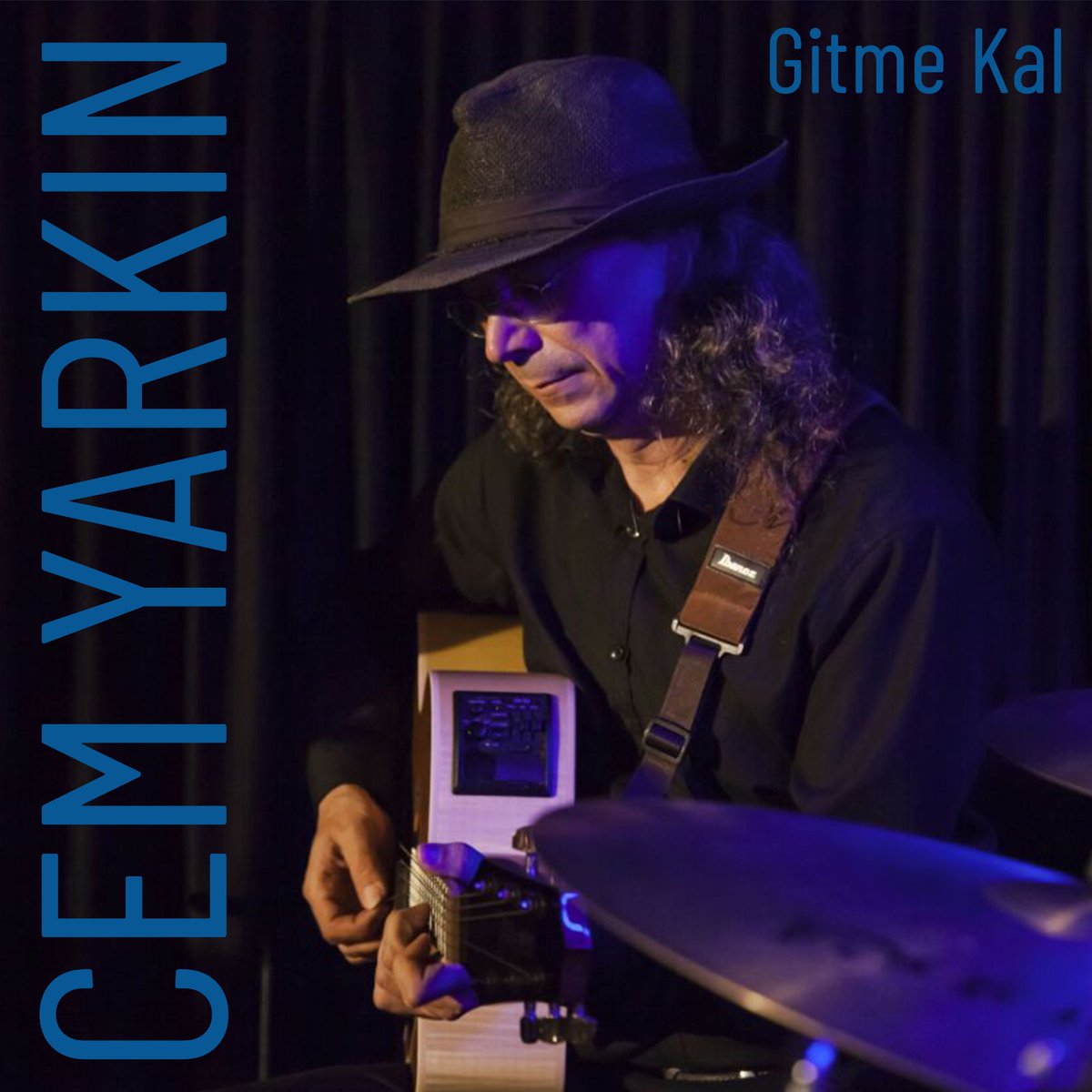 🎶 Yeni albüm “Gitme Kal” 05.09.2025’te yayında!
Protest şairlerin dizeleri Cem Yarkın’ın bestelerinde hayat buluyor.
🔥 Öne çıkan parça: Bıçak Kemikte
🎸 Akustik gitar: Cem Yarkın
🌐 Tüm dijital platformlarda!
#GitmeKal #CemYarkın