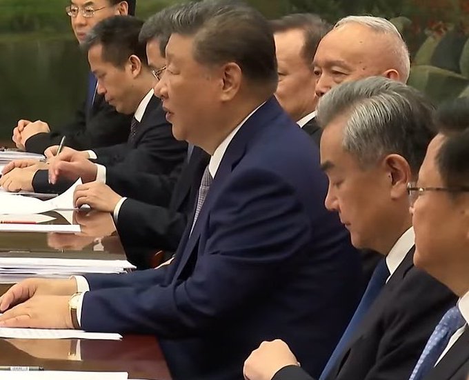 印度总理莫迪与中国国家主席习近平在中国举行会晤。