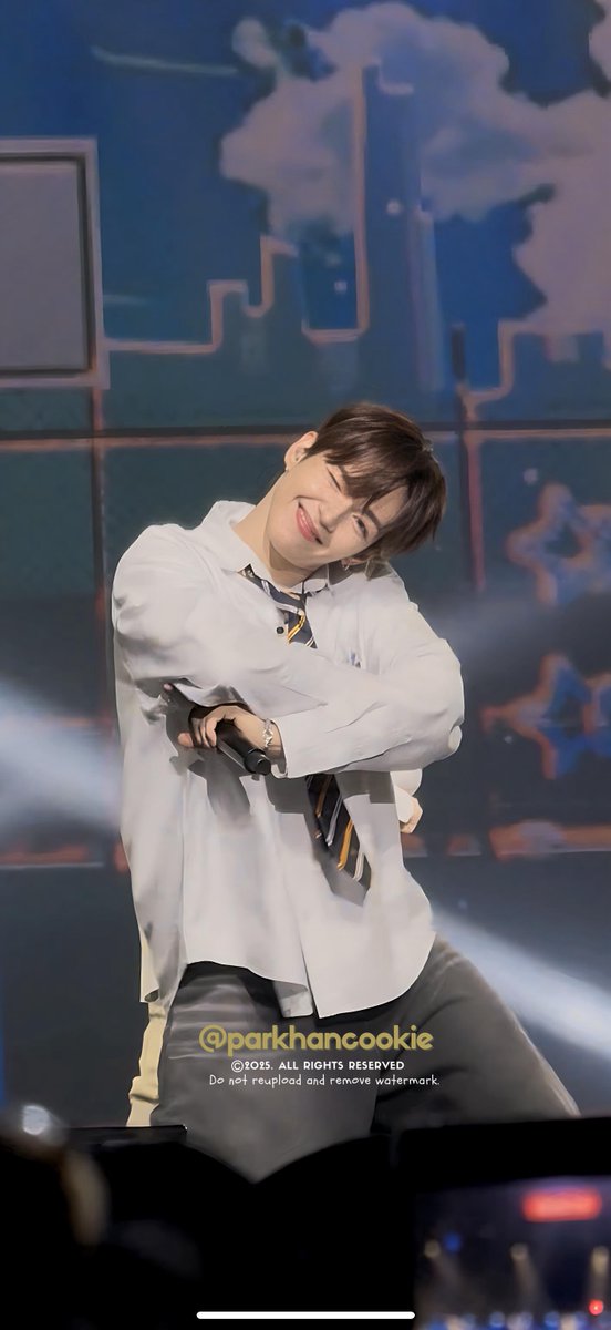 yenceqkr's tweet photo. 250830 AHOF IN MANILA

I LOVE YOU SO MUCH, MY SHINING STAR 🥺🫶🏻 THANK YOU FOR THE WINK 😉

#제이엘 #JL
#RENDEZVOUSinMANILA
#AHOF #아홉 @AHOF_official https://t.co/D8BXIRxlwE