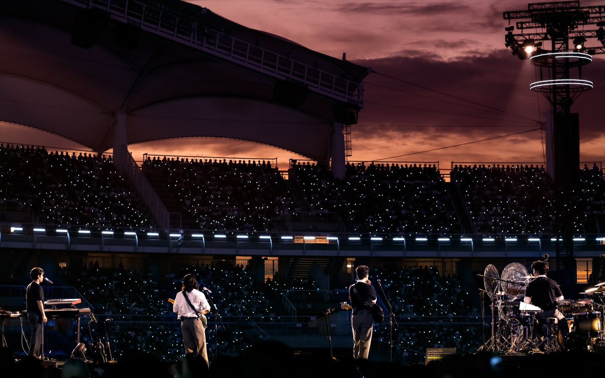 aiai0k's tweet photo. 하늘을 볼 수 있는 콘서트 https://t.co/mp3DwbnM7s