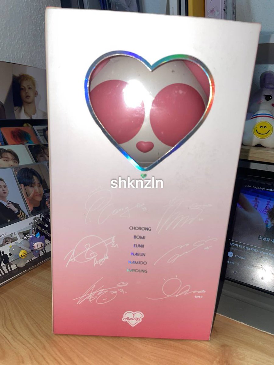 shknzln_'s tweet image. WTS 🇲🇾

Apink official lightstick ver 2
RM150
Can nego slightly
Price exclude postage
Can meet up in Penang Island
DM for details

#pasarapink #Apink