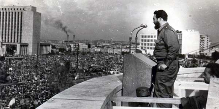 ¡Patria o Muerte! #UnDíaComoHoy de 1960, nuestro pueblo, en Asamblea General, proclamó al mundo la Primera Declaración de La Habana. Cuba defendió con firmeza su derecho a ser libre y soberana. #CubaSoberana #DeclaracionDeLaHabana #FidelPorSiempre #100AñosConFidel