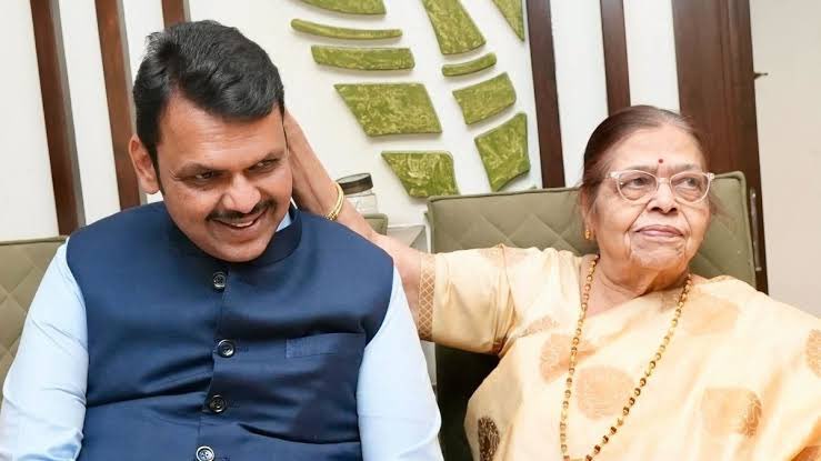 सुरुवातीला व्हिलेन ठरवलेले आमचे मा. मुख्यमंत्री श्री. देवेंद्र फडणवीस

शेवटी हिरो बनूनच आले 🔥🔥🔥🔥

आईवरून शिवराळ भाषा वापरणारे मनोज जरांगे यांनी मुख्यमंत्री साहेबांच्या घरी जाऊन त्यांच्या मातोश्रींचे आशीर्वाद घ्यायला हवेत 👍

काय वाटतं तुम्हाला ?