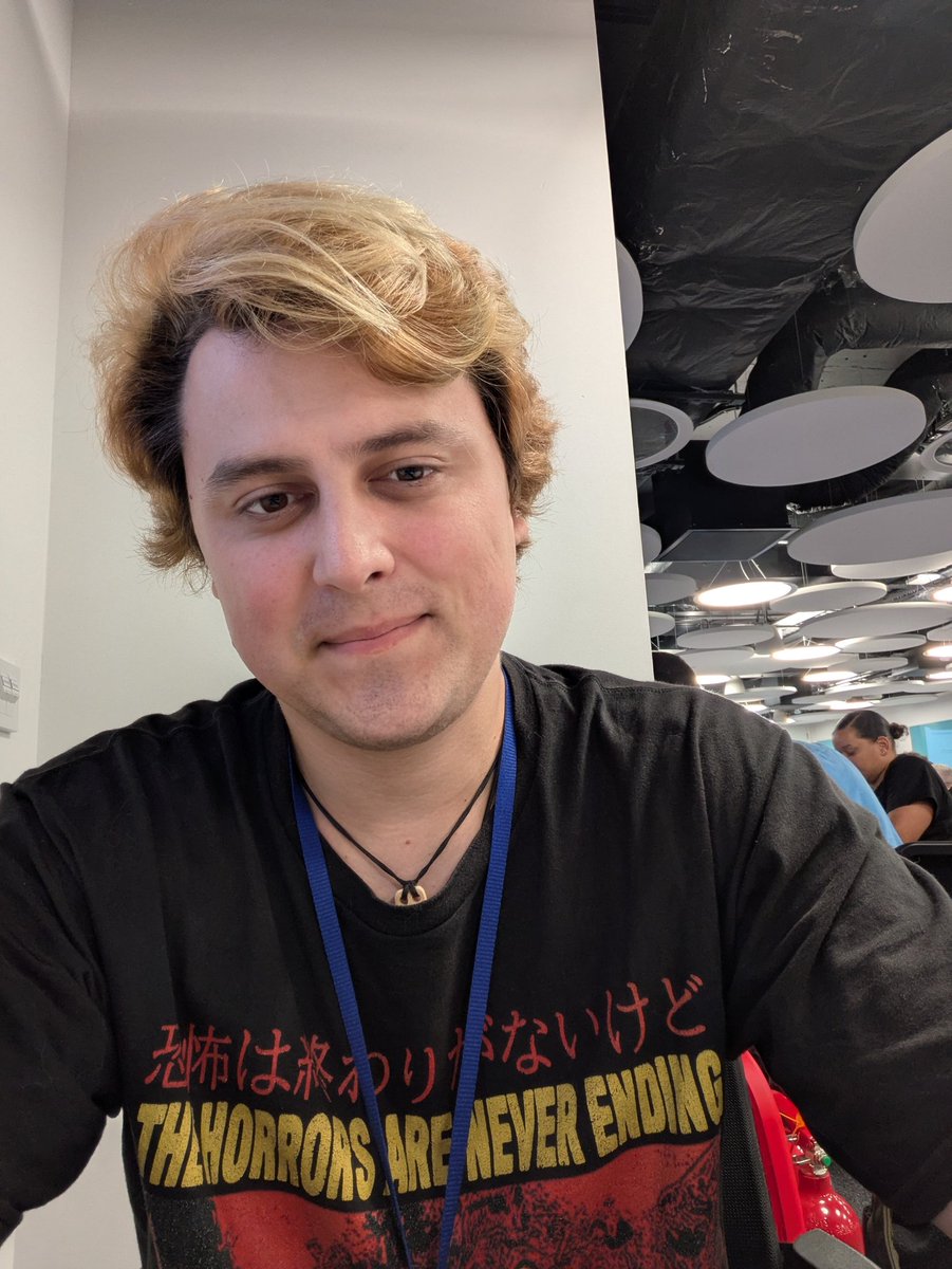 Can't even tell I'm dead inside and suffocating from being surrounded by a bunch of ppl for this team building