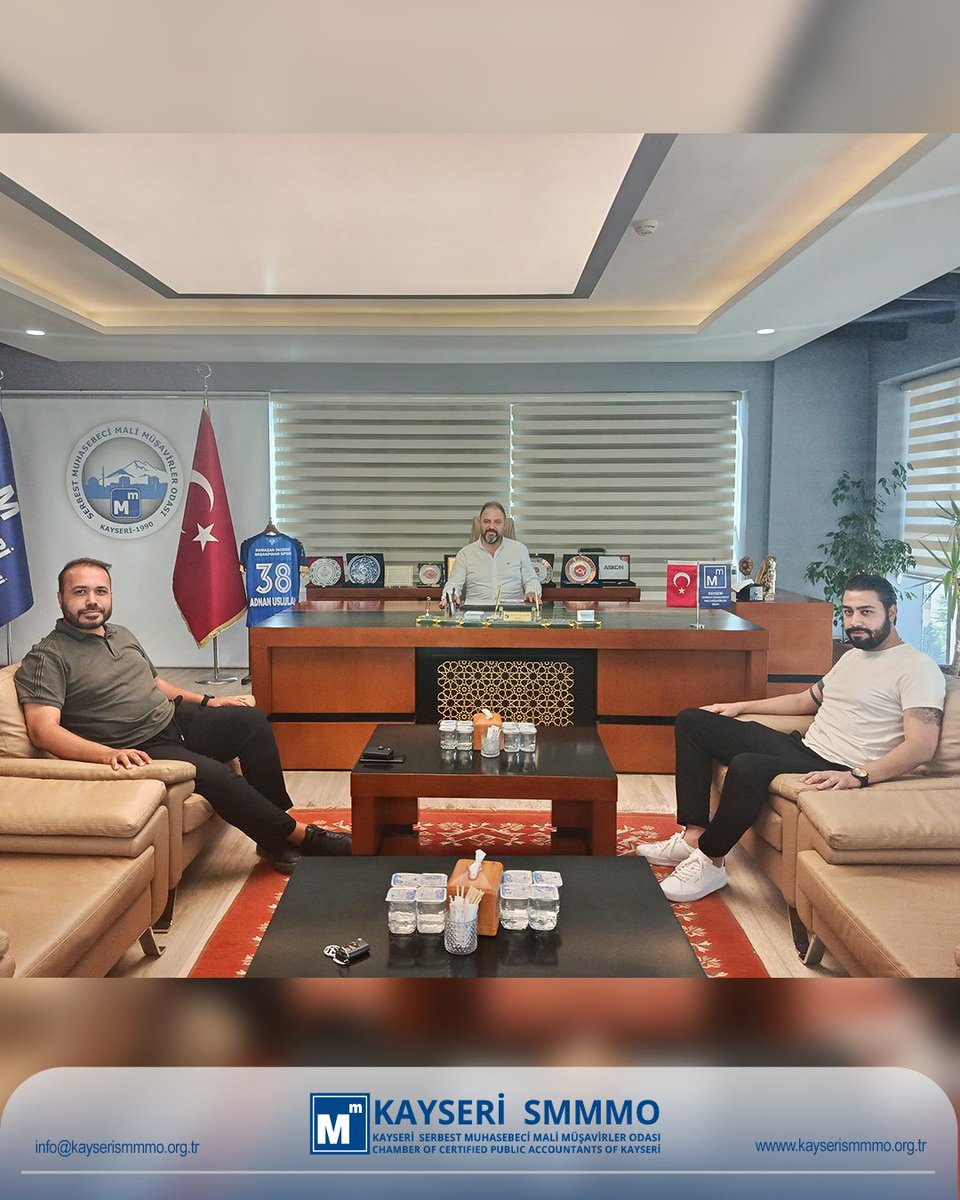 Uyumsoft Bilgi Sistemleri yöneticileri, Yönetim Kurulu Başkanımız Sayın Adnan Uslular’a hayırlı olsun ziyaretinde bulunmuşlardır. Nazik ziyaretleri ve samimi dilekleri için kendilerine teşekkür ederiz.