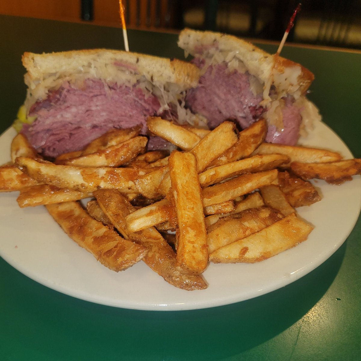 MaxValuesMag's tweet image. Save up to $5 at Joey's Avenue Eatery in Wickliffe! Check out these great coupons for breakfast, lunch and dinner @ buff.ly/YCmZ3zw #restaurantcoupons