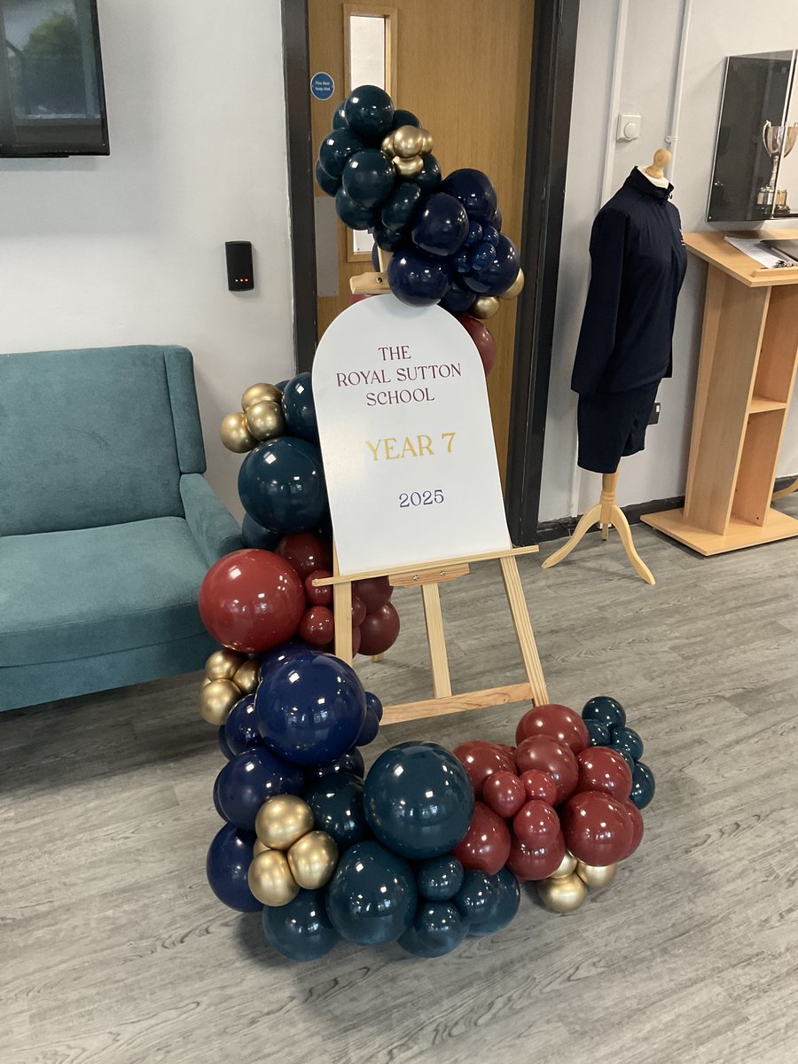 TRSSchool's tweet image. We are looking forward to greeting our new Year 7 students tomorrow - a warm welcome awaits! Make sure you take a photo with our balloon arches and easels in your Royal Sutton School uniform #firstdayofschool