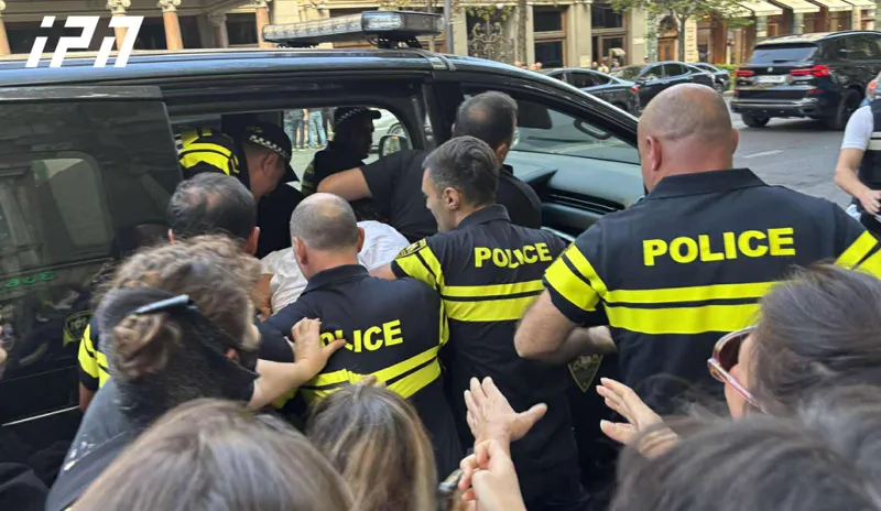 DemDefGeo's tweet image. About 20 protesters were detained on Rustaveli Avenue during a demonstration against the plenary session where the illegitimate government declared Georgia the initiator of the 2008 war.