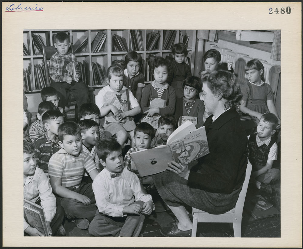 LibraryArchives's tweet image. #BackToSchool tip: Get to know your school librarian!
 
 These strategic, kind, professional helpers are experts at encouraging you to think critically, no matter where you start. 🏫

📸 4369752