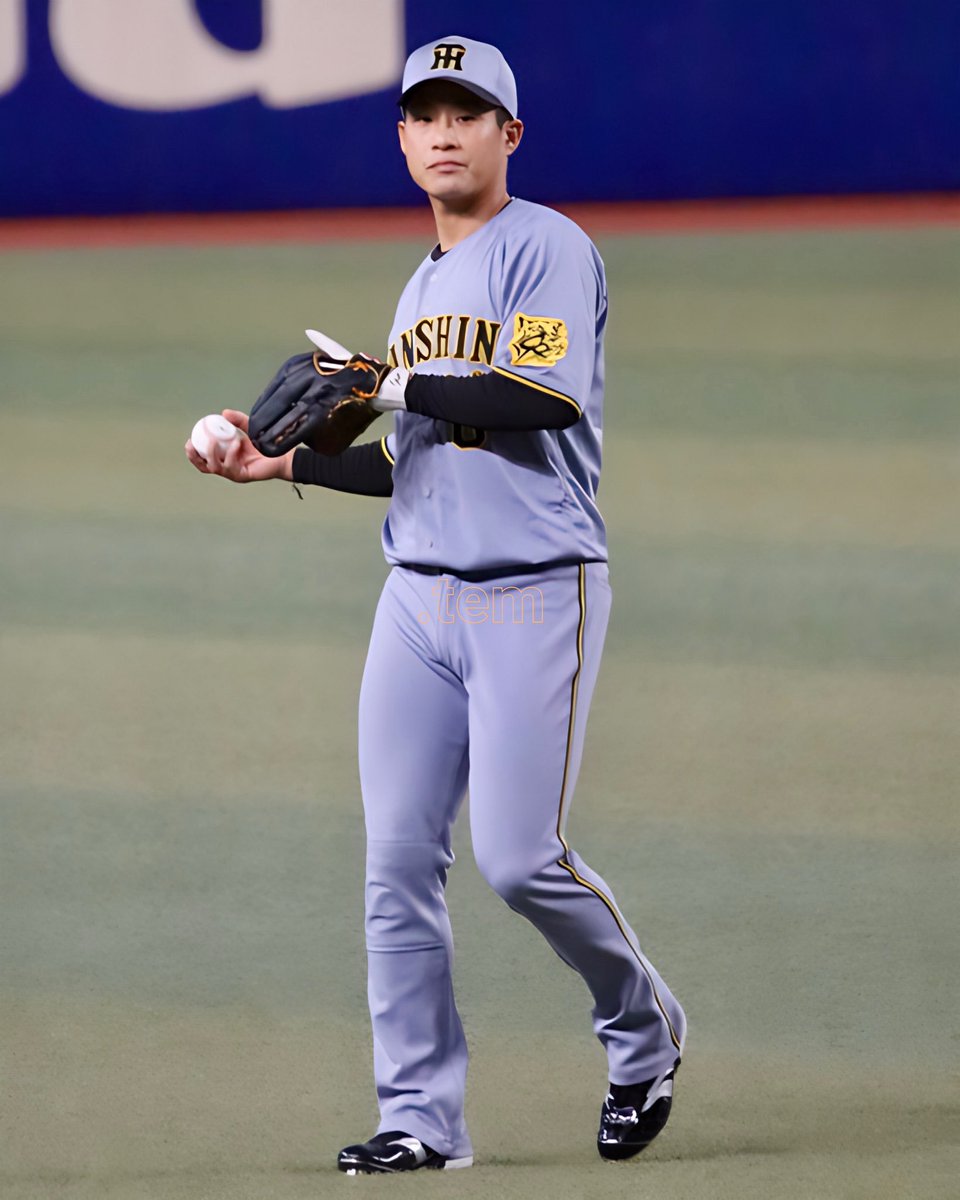 【新品未開封】阪神タイガース 木浪聖也 春季キャンプ限定 ロゴベースボールシャツ 新品未開封】阪神タイガース 木浪聖也 春季キャンプ限定 ロゴ