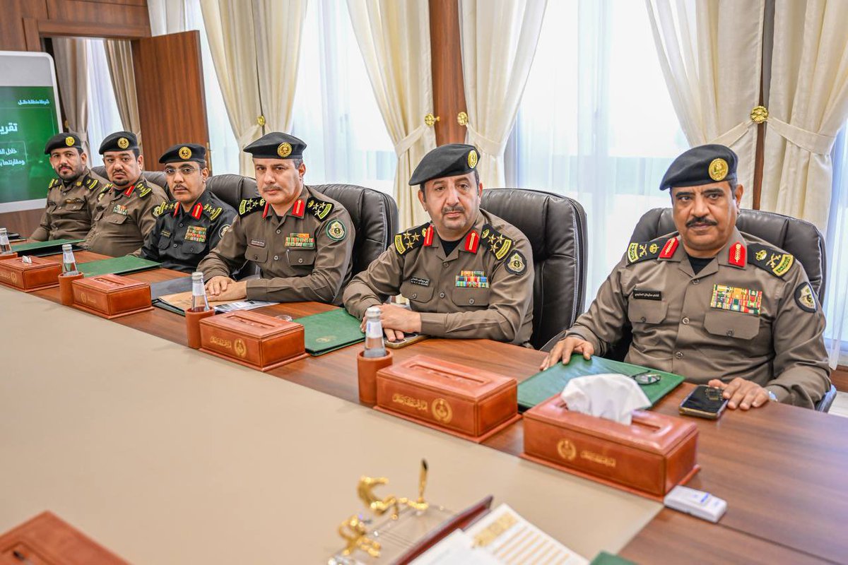 فاضل الغيثي (@alghaithyf) on Twitter photo سمو #أمير_منطقة_حائل يرأس اجتماع قيادات شرطة المنطقة وأفرع #الأمن_العام الميدانية بحضور مدير شرطة منطقة حائل اللواء د.كتاب العتيبي، ويطلع سموه على أبرز التقارير الأمنية والموضوعات ذات الصلة بتعزيز منظومة الأمن والرخاء، ورفع كفاءة الأداء الأمني.
<a href="/emara_hail/">إمارة منطقة حائل</a>
<a href="/security_gov/">الأمن العام</a> سمو #أمير_منطقة_حائل يرأس اجتماع قيادات شرطة المنطقة وأفرع #الأمن_العام الميدانية بحضور مدير شرطة منطقة حائل اللواء د.كتاب العتيبي، ويطلع سموه على أبرز التقارير الأمنية والموضوعات ذات الصلة بتعزيز منظومة الأمن والرخاء، ورفع كفاءة الأداء الأمني.
<a href="/emara_hail/">إمارة منطقة حائل</a>
<a href="/security_gov/">الأمن العام</a>