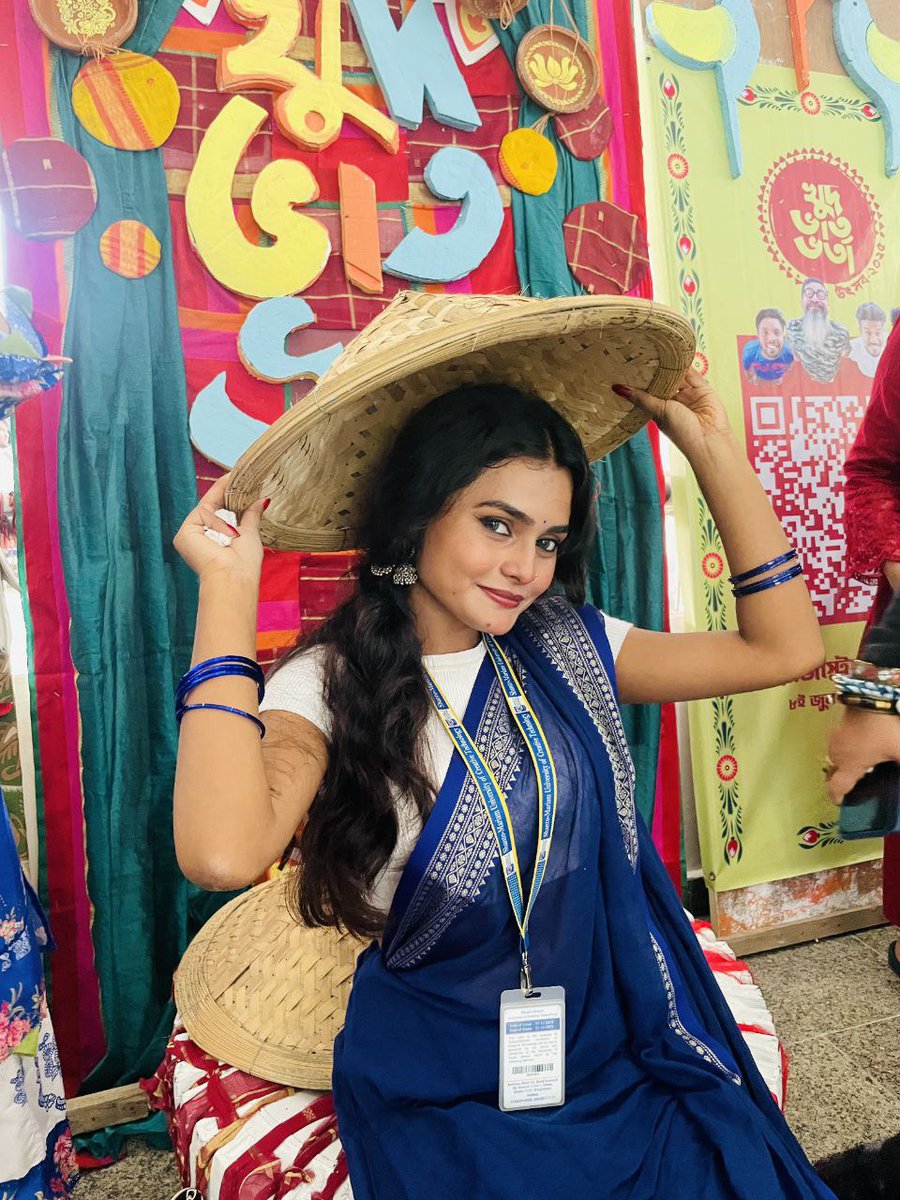 ❝নিশি ভোরে জোনাক নাচে
মনের গহীন বনে।
স্বপ্ন দেখ বন্ধু তুমি,
নিগুঢ় আলিঙ্গনে।❞
#Trending #fypシ #foryou #like4like #bd