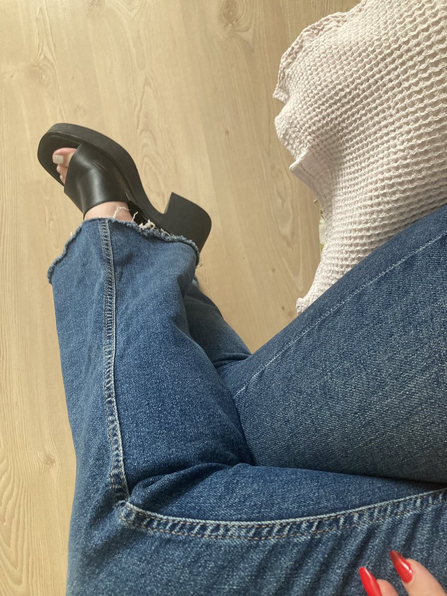 bu pantolonun siyahını alcam ve artik boyle gezcem