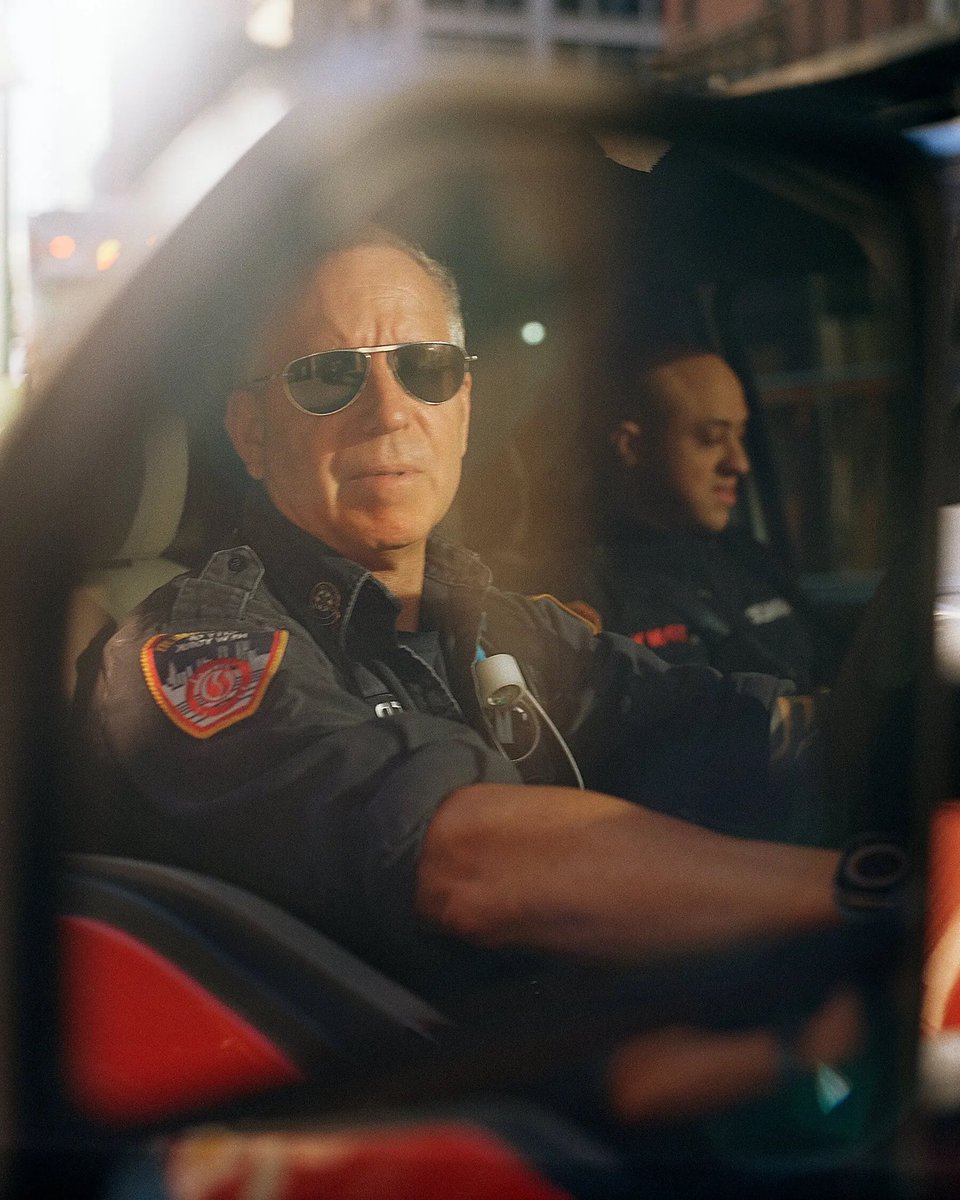 TheSecretList's tweet image. THE MILLIONAIRE WHO LEFT WALL STREET TO BECOME AN FDNY RESCUE MEDIC
nytimes.com/2025/09/02/nyr… @FDNY @EMS1 @FireRescue1 @IAFCEMS #rescue #medic #EMS #paramedic