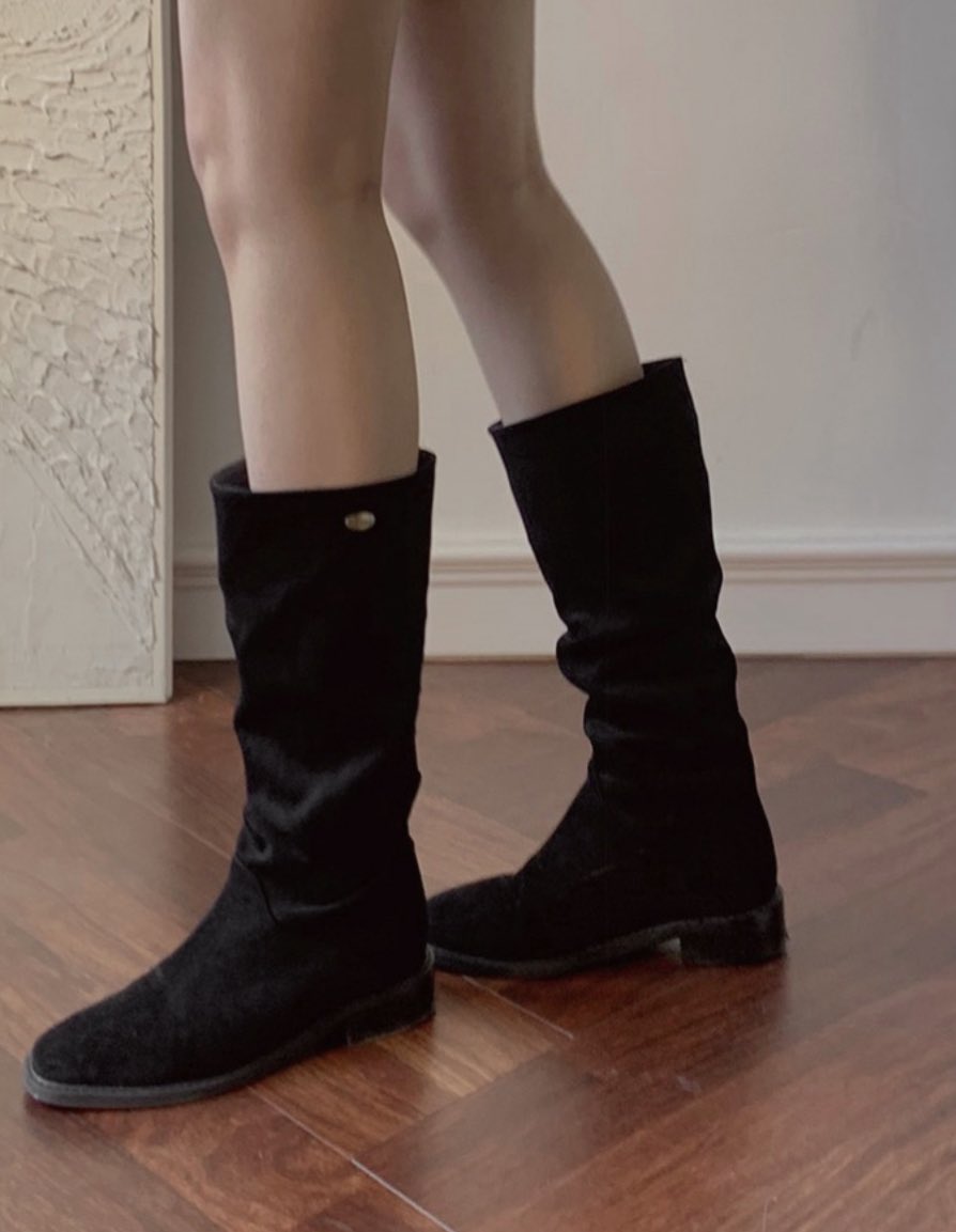 (제품제공) 
종아리 튼실 소녀들 이거야 이거!!!👢
나 고민도 안하고 바로 골랐음 왜냐? 발사이즈 255까지나옴!!! 왕발인간 기뻐서날라감
입구도 40cm!!! 색감은 말모 초콜릿브라운🍫 너무 예쁩니다 plz 이거 링크로 아녀도 꼭 사 내 소원

s.zigzag.kr/8oYvcNqv6t