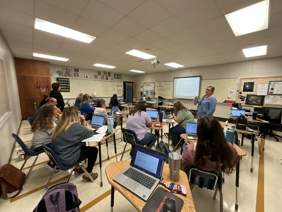 Dropped in on the FLCN 7-12 Date Driven Math Strand at <a href="/fhsfalcons1/">Florence High School</a>. #fcslearn #yoursystemourcommunityoneflorence #IG2BAFF #hardworkpaysoff