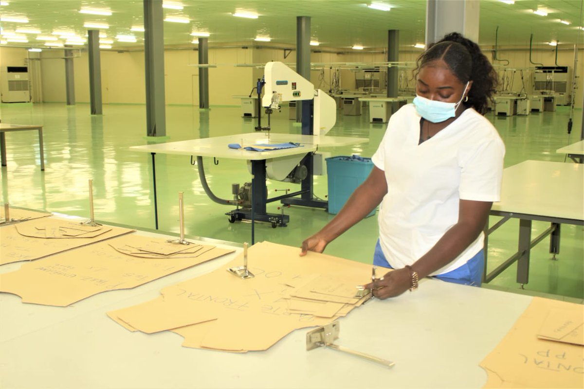 IGAPE_Angola's tweet image. IGAPE entrega Fábrica Têxtil SATEC ao FSDEA no Dondo.
Veja a nota de imprensa completa.
#IGAPE
#FSDEA 
#SATEC 
#Angola 
#IndústriaTêxtil 
#CuanzaNorte 
#FundoSoberano