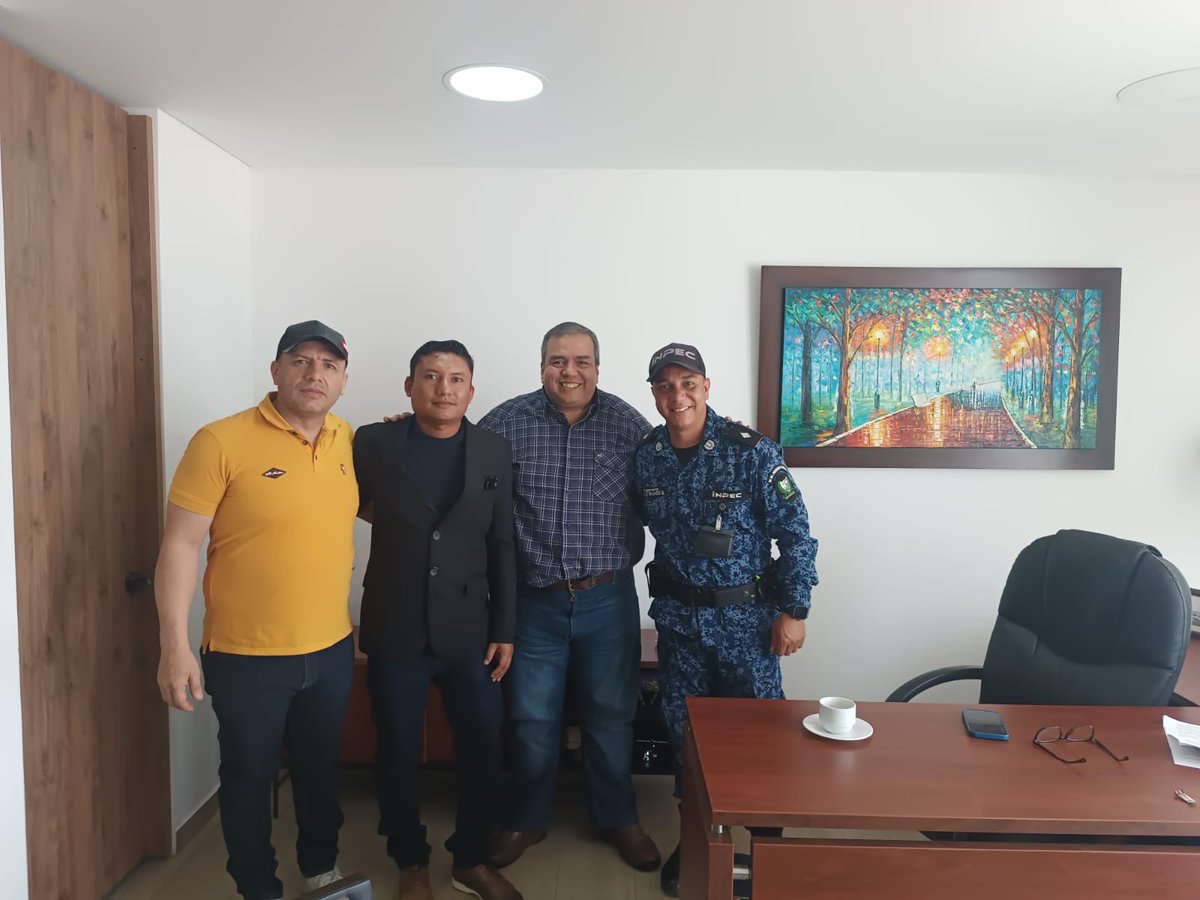 Nuestra <a href="/UtpcolombiaOrg/">UTP Colombia</a> seccional #Popayan se reúnen con el HR <a href="/1oscarcampo/">Oscar Campo</a> donde tuvimos la oportunidad de explicar nuestro proyecto de ley de #pension20años para el CCV de <a href="/INPEC_Colombia/">INPEC Colombia</a> gracias por su apoyo