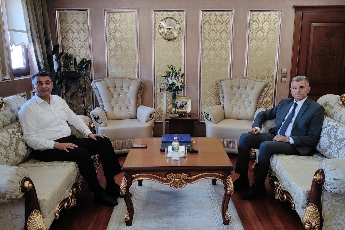 Kaymakamımız Yüksel KARA, Eyüpsultan Kaymakamı Dr. Arslan YURT'a iade-i ziyarette bulundu.

Gerçekleşen ziyarette ilçelerde yürütülen çalışmalar ve kamu hizmetlerine dair karşılıklı değerlendirmelerde bulunuldu.Kaymakamımız, gösterilen misafirperverlikten dolayı teşekkür etti.