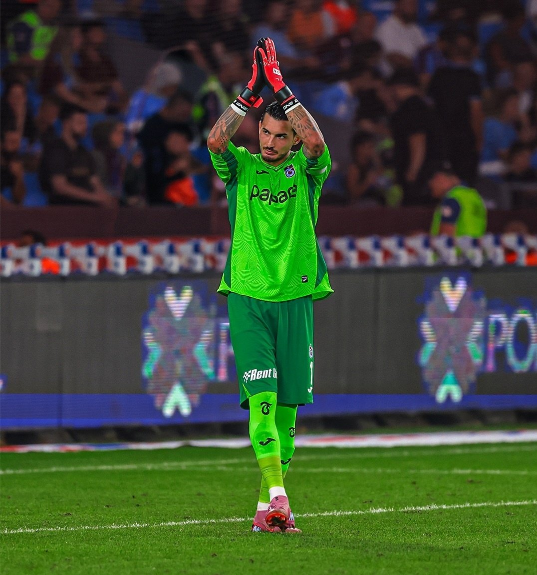 kalbimiz kırıldı kalbimiz...
#UğurcanıSatanİstifaEtsin