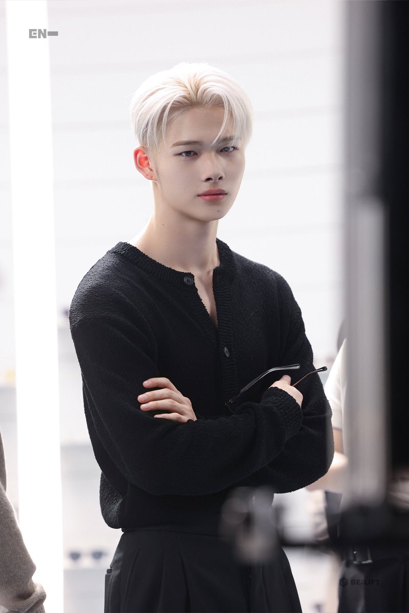 iposesif's tweet image. 🕸️