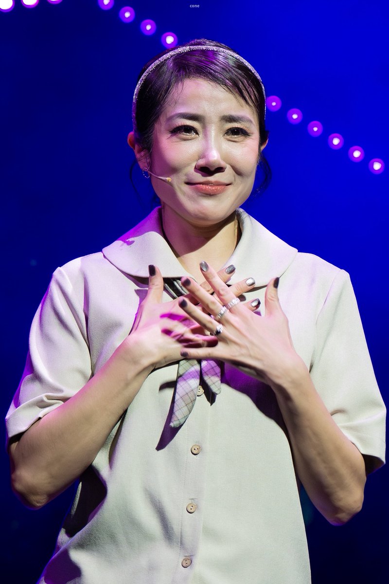 콘 tweet media