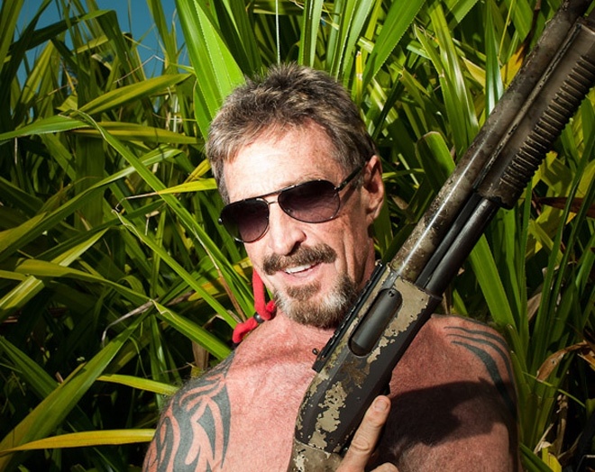 jeremykuoo's tweet image. This is the craziest tech guru on earth:
• Stole secrets from the US govt
• Escaped prison to father 47 children
• Married the woman sent to assassinate him
• Wanted in 3 countries for murder &amp;amp; cybercrime
You’ve never heard a founder story this unhinged - meet John McAfee: