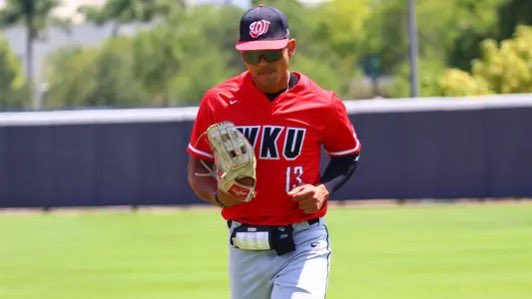 CollegeBSBShow's tweet photo. Paul Mainieri’s Gamecocks land six Top-100 portal names per @64Analytics , led by flamethrower Alex Philpott. Add in reliever Josh Gunther &amp; Reese Moore/Ethan Lizama’s bats, this roster looks primed for a 2026 bounce-back.

Read more on South Carolina's transfer portal class ⤵️ https://t.co/gbmnN8UWew
