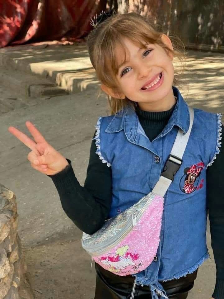 MosabAbuToha's tweet image. This is Zaina al-Ghoul. Israeli terrorist forces killed her today while collecting water.
She told her parents before “If I die, I will ask God to stop the war.”