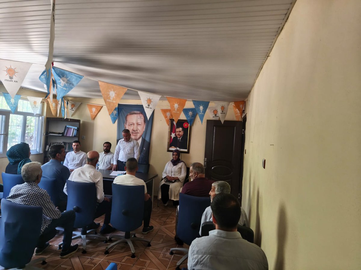 liceakparti's tweet photo. İlçe başkanımız Sn. İsmail DEMİR ilçe koordinatörümüz Sn. Mehmet GÜZEL' in katılımıyla haftalık yönetim kurulu toplantısı gerçekleştirildi.
Hayırlara vesile olmasını temenni ediyoruz.
@AvukatErsanAksu 
@mhmetguzel https://t.co/oQYLaY7WRK