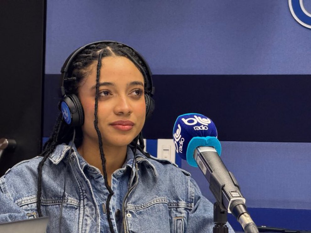 Para los jóvenes del país que nos preparamos, que creemos que los cargos públicos merecen altura y profesionalismo, la entrevista en <a href="/BluRadioCo/">BluRadio Colombia</a> de Juliana Guerrero es una vergüenza absoluta para el país. 

La definición absoluta de falta de preparación y una burla a los