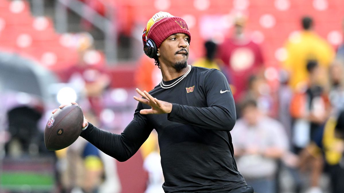 Washington Commanders quarterback Jayden Daniels could be fantasy football's top QB. commanderswire.usatoday.com/story/sports/n…