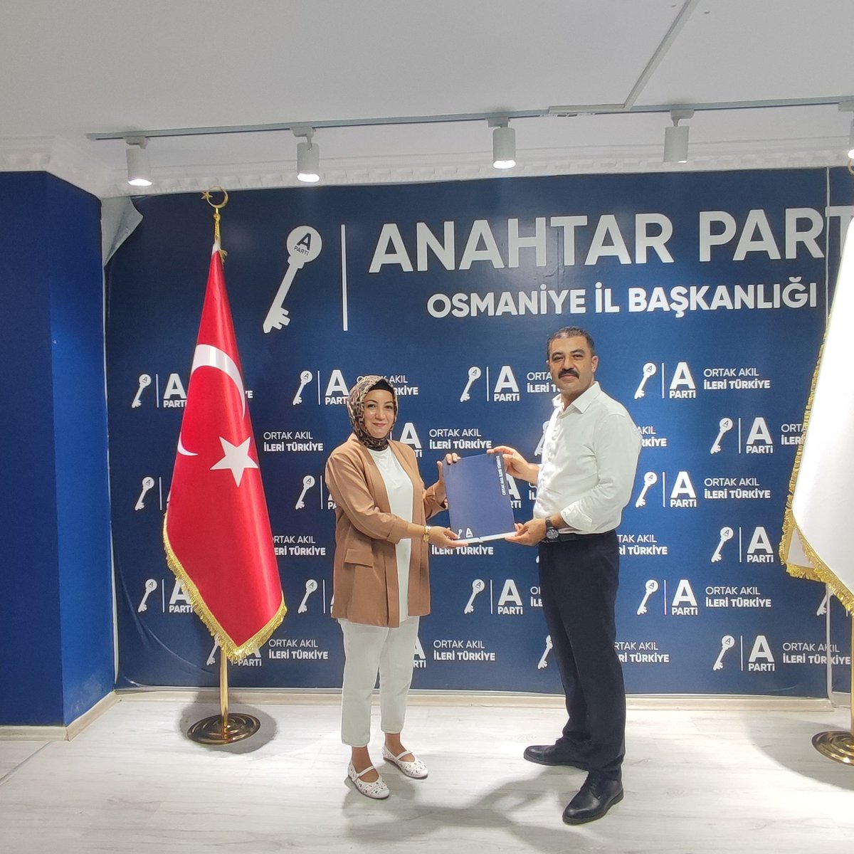 Anahtar Parti 80 Kadın Kolları (@anahtar_80kk) on Twitter photo Anahtar Parti İl Başkanlığımız kadın kolları başkanlığına Emiş Atılgan Atanmıştır.
PARTİMİZE HAYIRLI OLSUN
<a href="/anahtarparti/">Anahtar Parti</a> <a href="/yavuzagiraliog/">Yavuz Ağıralioğlu</a> <a href="/vetmehmetaslan/">Mehmet Aslan</a>
<a href="/anahtarparti80/">Anahtar Parti Osmaniye</a>
<a href="/SebadtinOktem/">Sebadtin Öktem</a> Anahtar Parti İl Başkanlığımız kadın kolları başkanlığına Emiş Atılgan Atanmıştır.
PARTİMİZE HAYIRLI OLSUN
<a href="/anahtarparti/">Anahtar Parti</a> <a href="/yavuzagiraliog/">Yavuz Ağıralioğlu</a> <a href="/vetmehmetaslan/">Mehmet Aslan</a>
<a href="/anahtarparti80/">Anahtar Parti Osmaniye</a>
<a href="/SebadtinOktem/">Sebadtin Öktem</a>