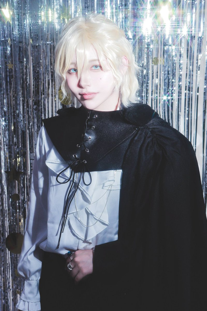 story_tunakan14's tweet photo. 🌟テーマ🌟
【魔法使いの王国🪄︎︎✨】

キャスト紹介①
りめこ▶︎ 王国の王子
代々魔力の無い王家だが、18歳になって魔力を発現し血筋を疑われ国をおわれる

70▶︎ 王国の三大公爵家の長男
りめこくんとは幼少期は仲良かったが今は行く手を追う側
裏ではなかなか悪いことをしてるとか… https://t.co/FvzfOYFMGf