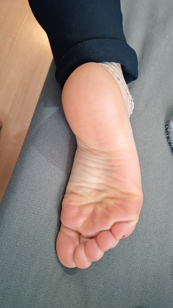feethollys's tweet photo. E essa solinha? https://t.co/D9yNNaeerE