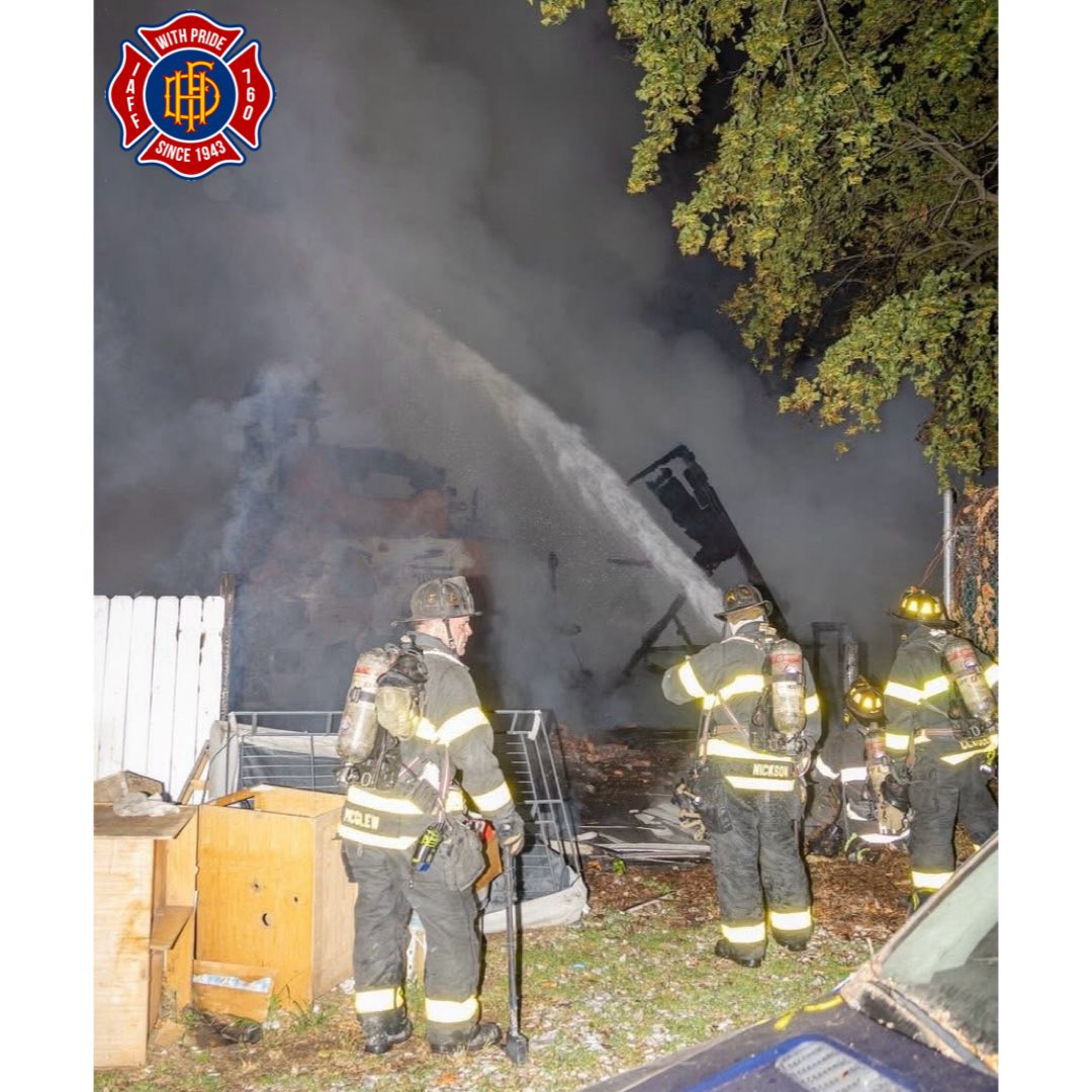 HartfordFire760's tweet photo. Our members operated again this morning at a working fire on #Capen Street in the city’s #NorthEnd. Companies did a great job protecting occupied residents close by. When the city needs us, we never hesitate. Even when we are working without a contract. #HFFLOCAL760 https://t.co/QVFUQAbH4c