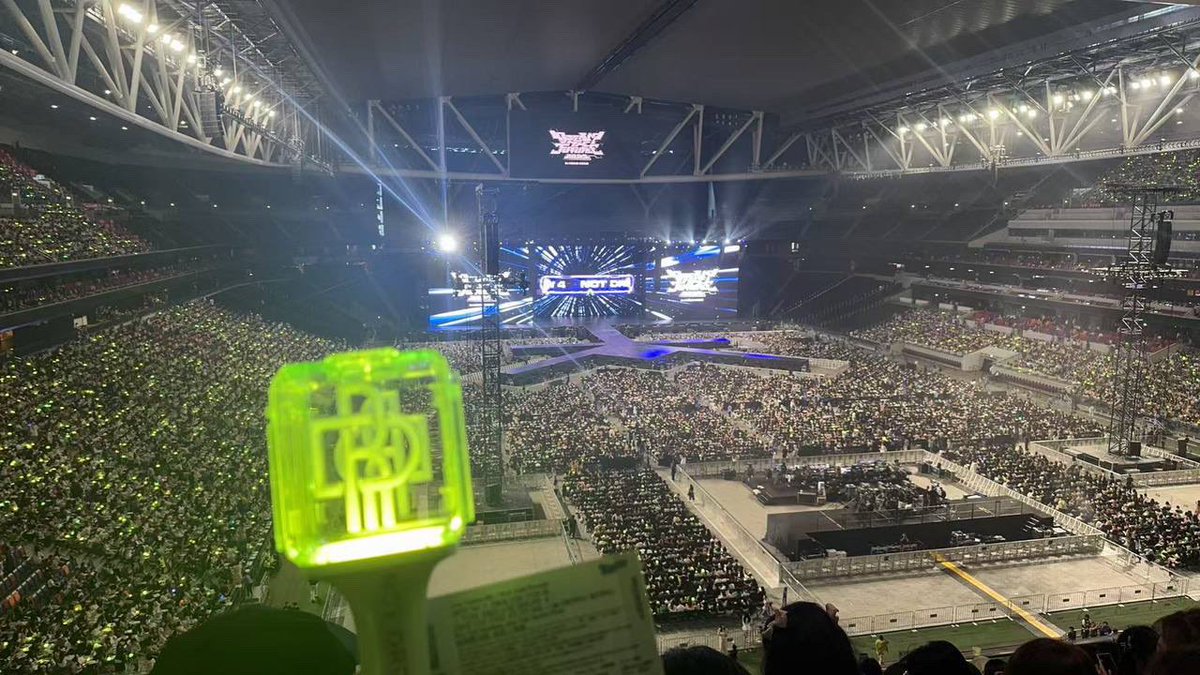 ครอบครัวจีซองน่ารักและอบอุ่นมาก จีซองเติบโตมาด้วยความรักจริงๆ อยากให้จีซองได้รับความรักอีกเยอะๆ วันเกิดทำงานอยู่ตปทครอบครัวก็ตามมาจัดงานวันเกิดให้ พี่ชายอยากดู coldplay ก็ไปด้วยกันทั้งบ้าน จีซองอยากดูแสงเหนือก็พาครอบครัวไปด้วย ที่บ้านมาดูคอนเสิร์ตน้องตามที่มีโอกาส เติบโตมาอย่างดี