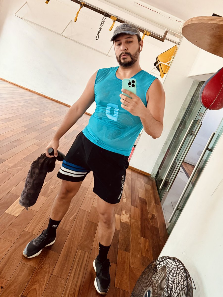 Hoy sí acabamos empapados 🥵🔥
Excelente martes!!!!