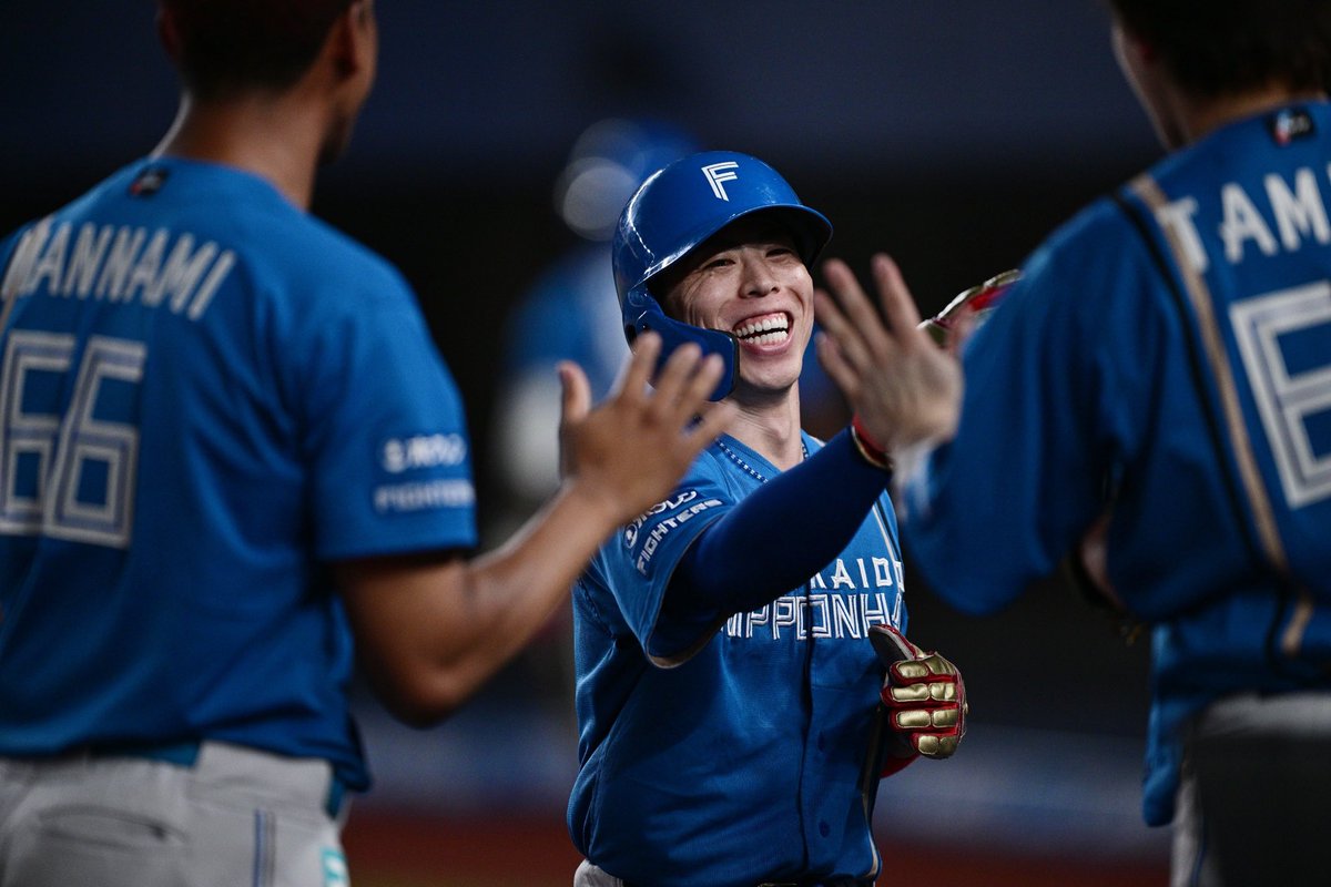 日本ハムファイターズ上原健太選手　半袖ウェア 日本ハムファイターズ上原健太選手 半袖ウェア 北海道日本ハム