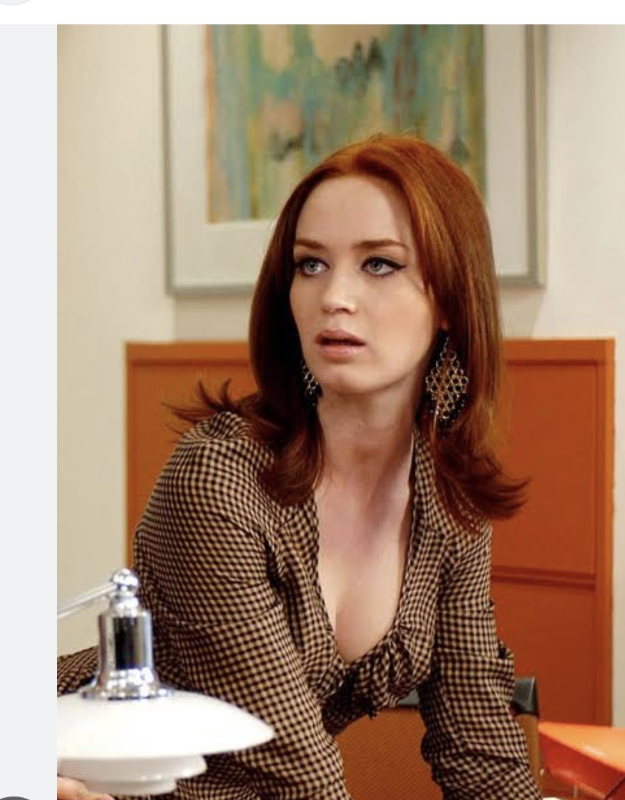 Emily blunt و كارولين خليل