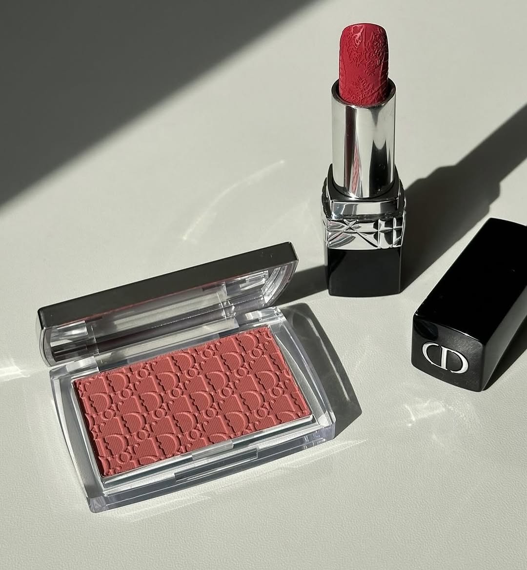 ohchan015's tweet photo. a must have @Dior https://t.co/yyZMcWpvgh