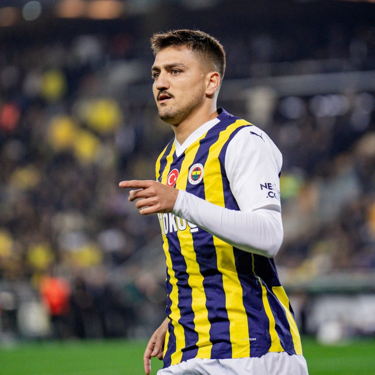 Cengiz Ünder, Beşiktaş'ı istiyor. Sergen Yalçın da Cengiz'i istiyor.

Oyuncunun menajeri, Beşiktaş ile görüşme halinde.

(Yağız Sabuncuoğlu)