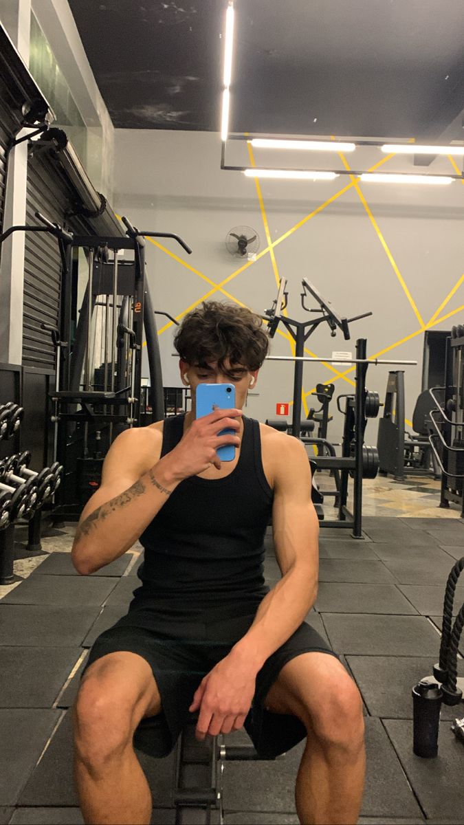 Itens úteis que vão facilitar a vida de quem faz academia 🏋️‍♀️ ~ a thread