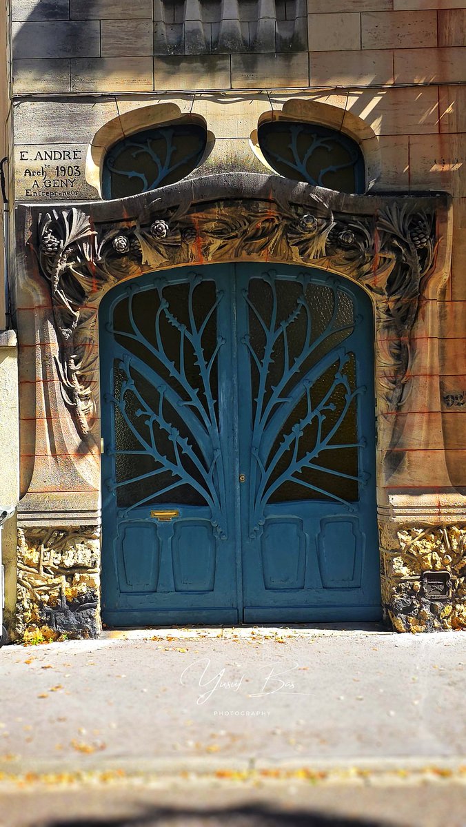 Fransa'da Art Nouveau'nun kalbine yolculuk: Nancy. 🏰 Doğadan ilham alan mimari ve sanatın iç içe geçtiği bu şehir, tam bir açık hava müzesi. Mimari meraklıları için ✨ #Nancy #ArtNouveau #Fransa