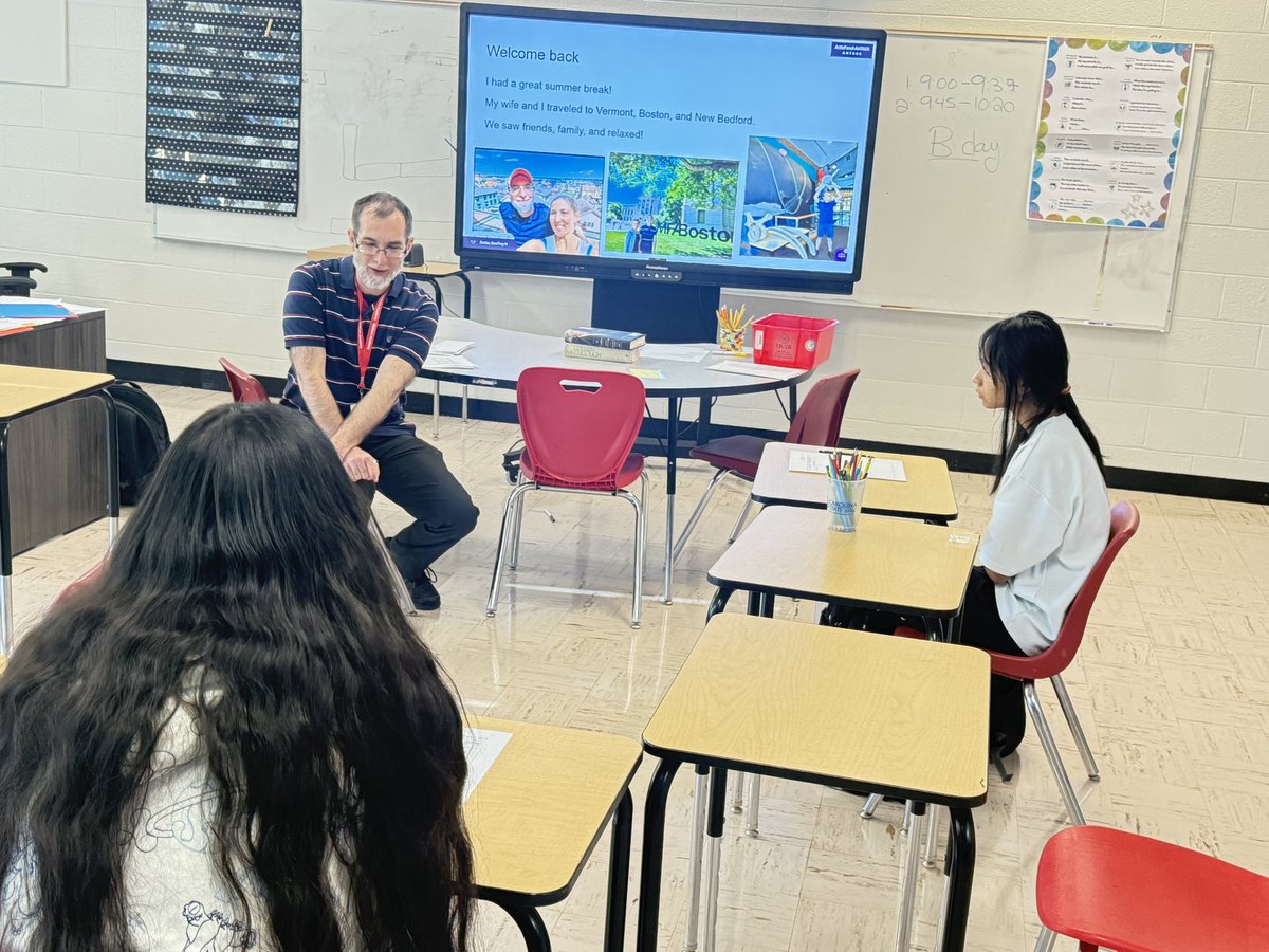 ellgcs's tweet image. Mr. Butler's class reviewing @wida_uw goals and scores to get ready for this year ! @welbornacademyhp #BacktoGCS