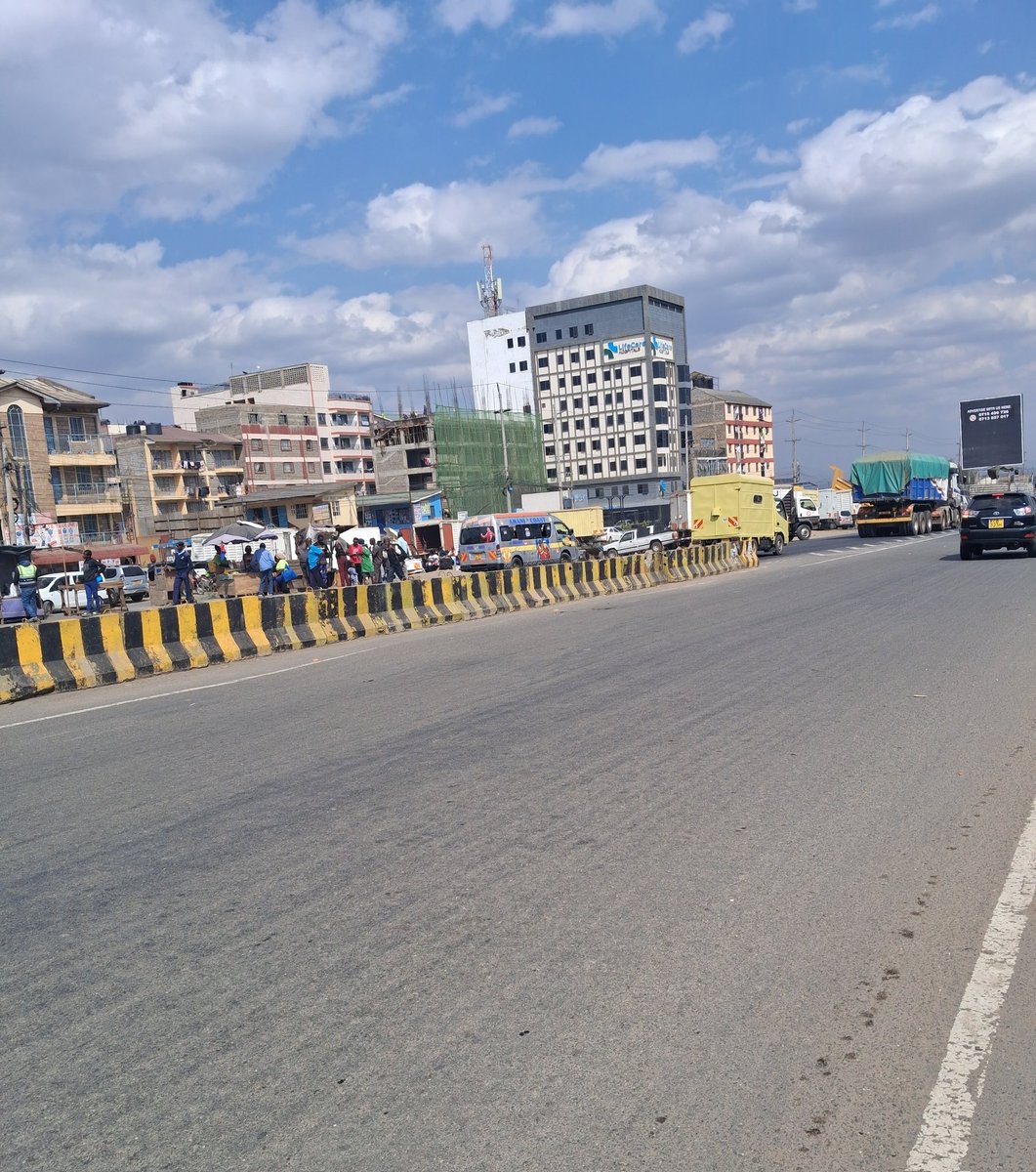 Mlolongo is the only place they cross the Nairobi Expressway on foot. #SafetyFirst