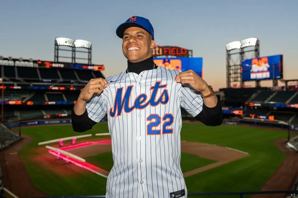fuzzyfromyt's tweet photo. Juan Soto is 2 walks away from having the first 35+HR/25+SB/115+BB season since 1999. The last 3 players to do that?

Chipper Jones
Jeff Bagwell
Barry Bonds https://t.co/UJbT9WEtax