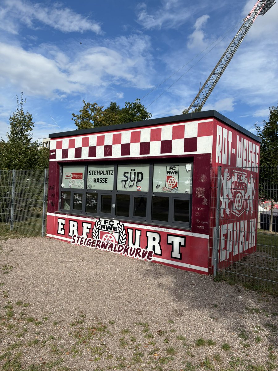 Vandaag opnieuw op bezoek bij een Duitse ‘RWE’. Dit keer geen <a href="/rot_weiss_essen/">Rot-Weiss Essen</a> , maar <a href="/ROTWEISSERFURT/">FC Rot-Weiß Erfurt</a>. #rwe #erfurt #groundhopping