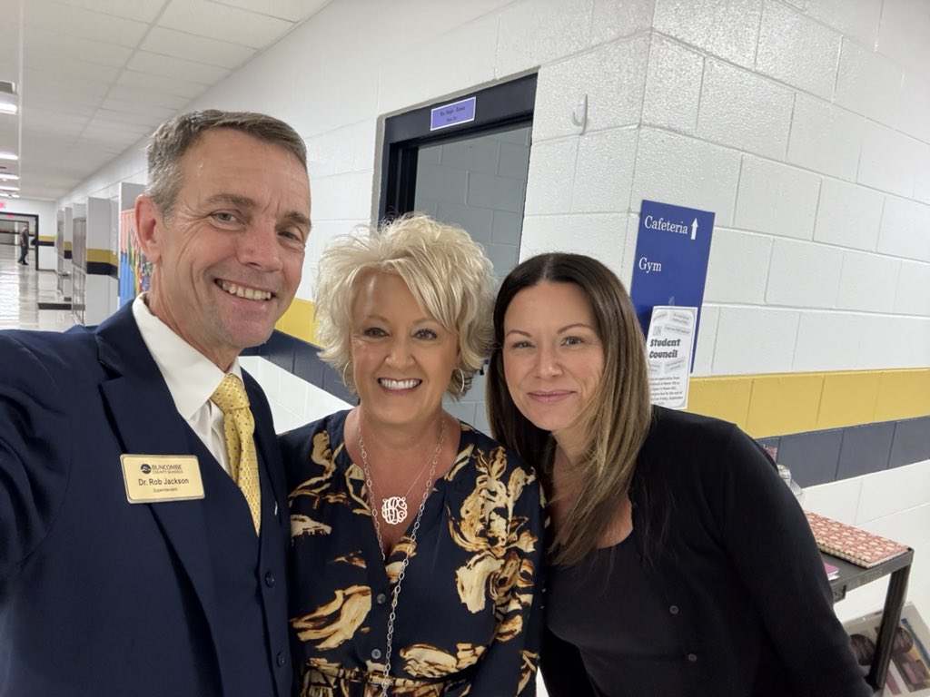 Dr_Rob_Jackson's tweet image. 🏫 The “feel” of Valley Springs Middle School is one of focus, warmth, and pride. Students are working diligently, staff are cheering them on, and the school’s success across academics, arts, and athletics is inspiring. #LeadTheClimb #FirstWeekOfSchool #GoRams
